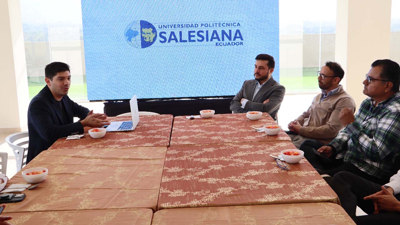 Desayuno empresarial reunió a varios representantes de instituciones y empresas públicas y privadas