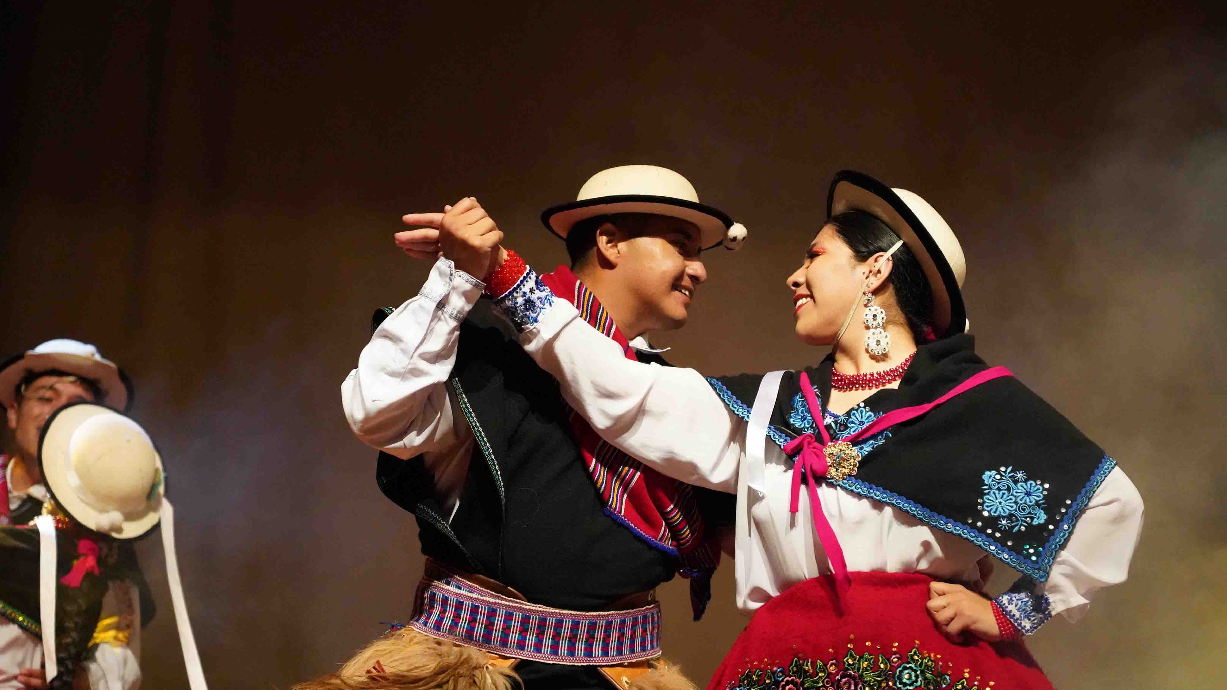 Dance group from Universidad Nacional de Educación (UNAE)