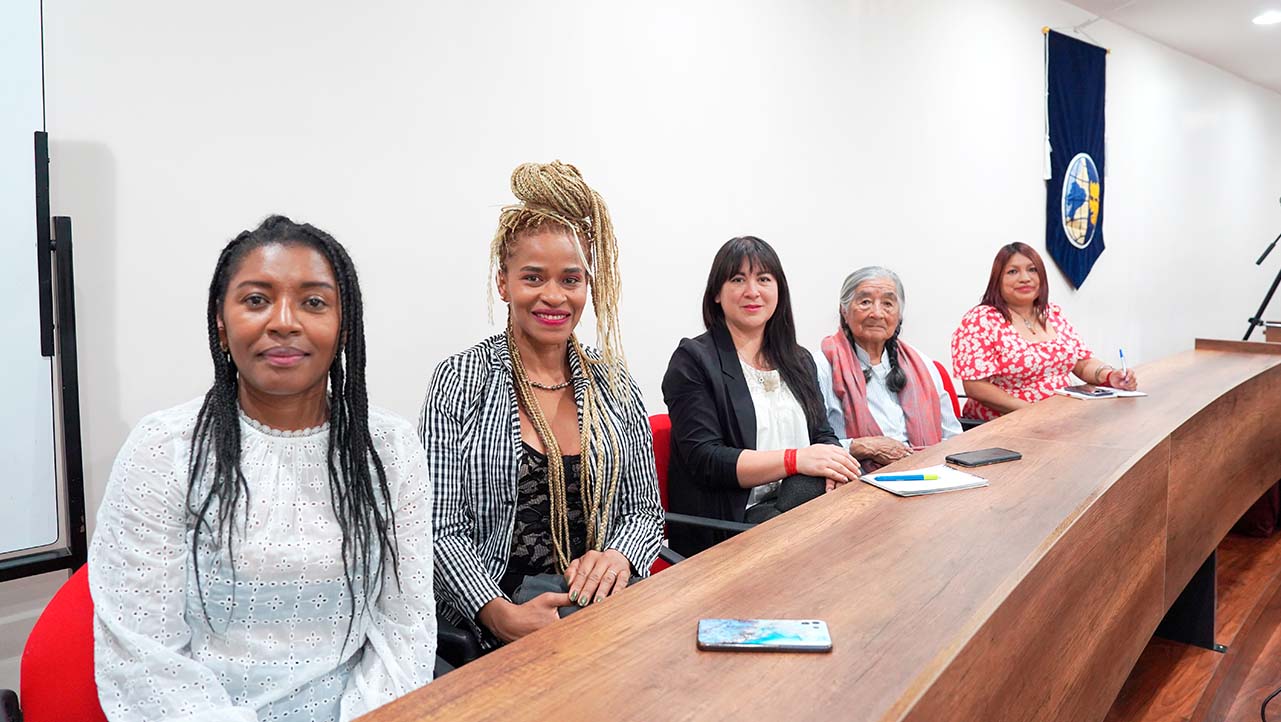 Actores sociales del Ecuador participaron en el conversatorio Negritud y Academia