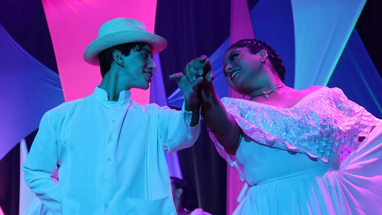 The “Ayawayra” cultural group from Guayaquil