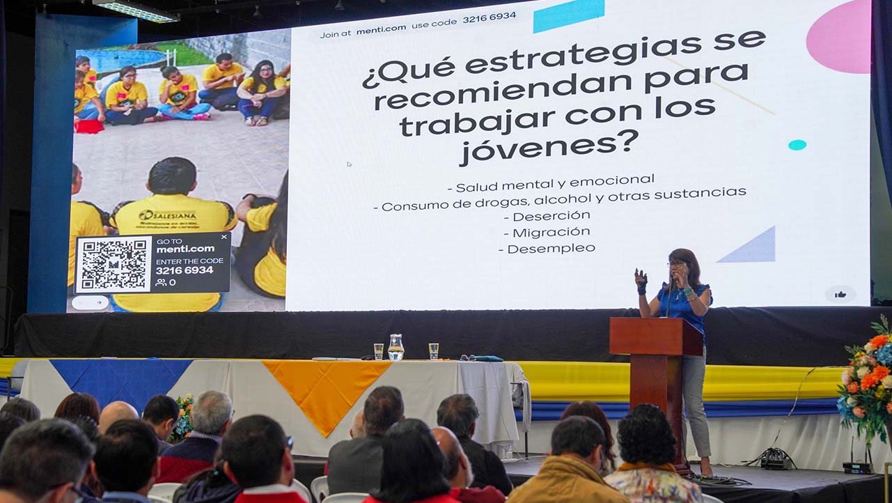 María Sol Villagómez, Vicerrectora de la sede Quito durante su intervención