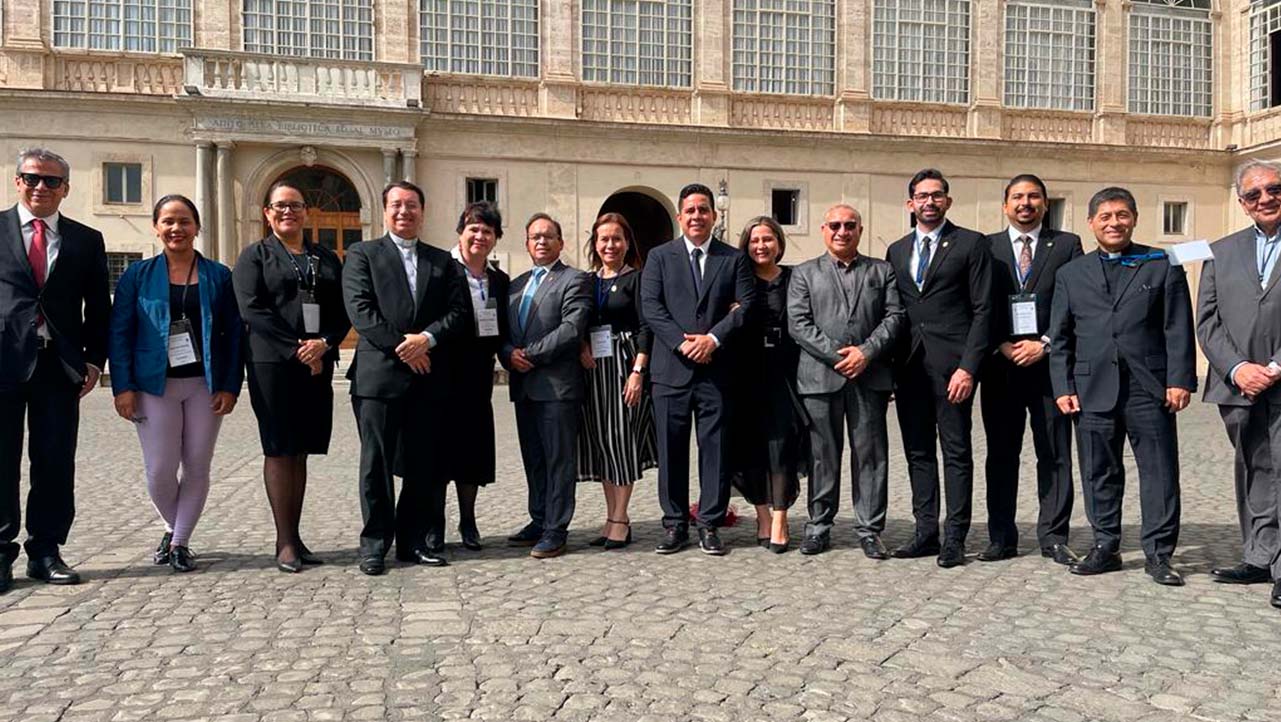 Representantes de universidades latinoamericanas y caribeñas en el Encuentro Sinodal “Organizando la Esperanza”