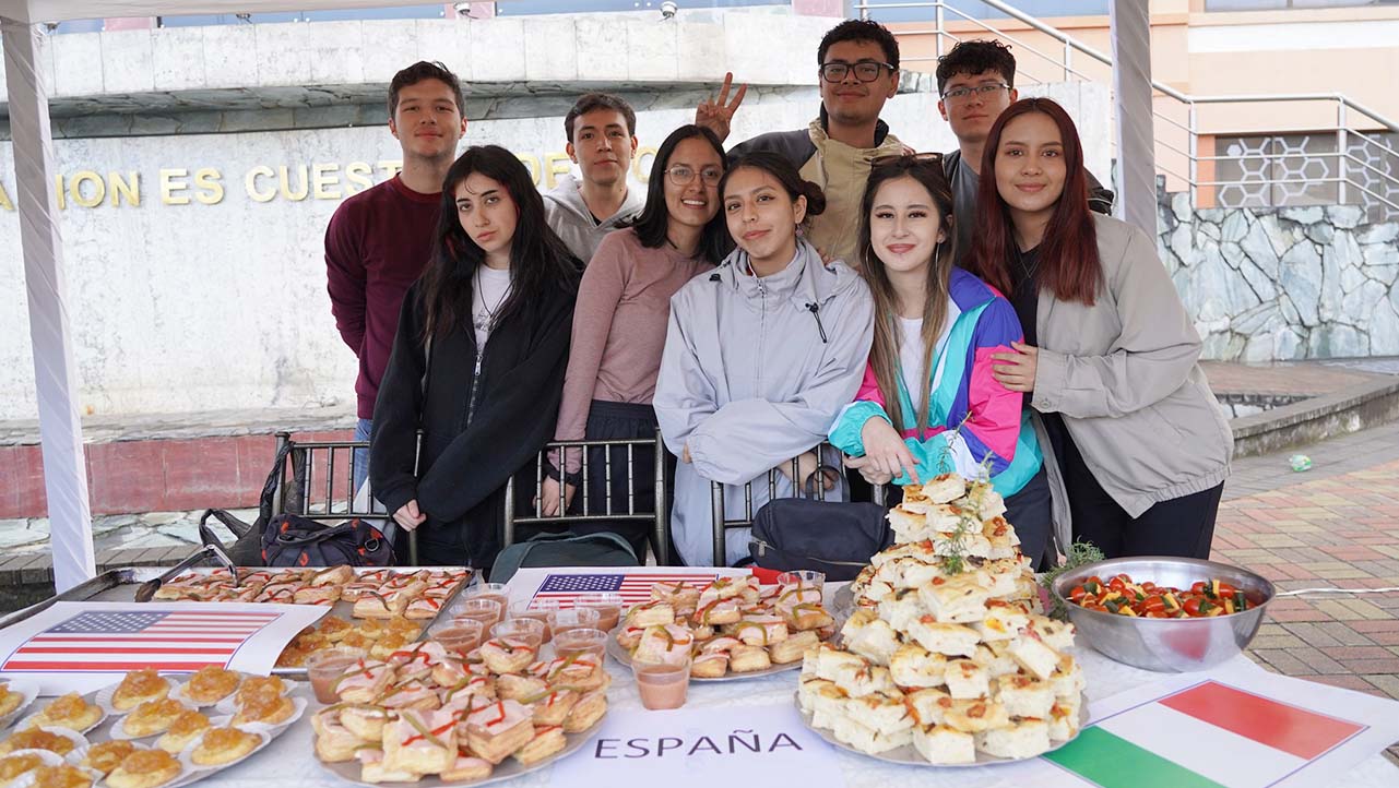 Feria gastronómica realizado en la feria de internacionalización universitaria