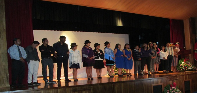 Estudiantes de la Residencia Indígena Universitaria