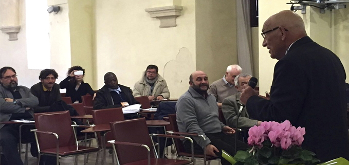 P. Javier Herrán, Rector de la UPS, en su ponencia en la Universidad del Salento, Italia.