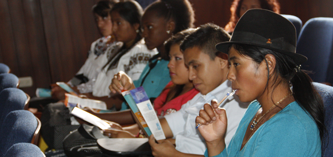 Estudiantes beneficiarios del convenio