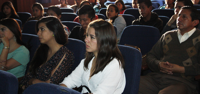 Estudiantes beneficiarios del convenio