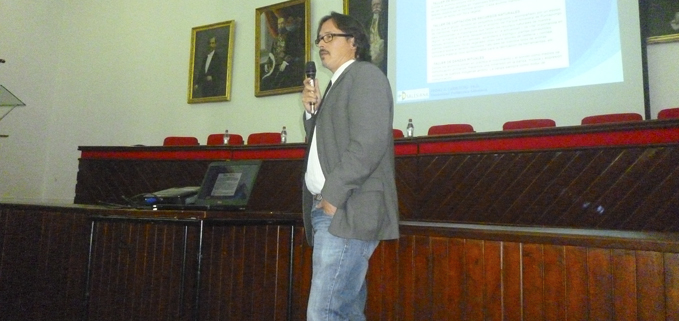 Capta la intervención del docente de la UPS Pedro Carretero