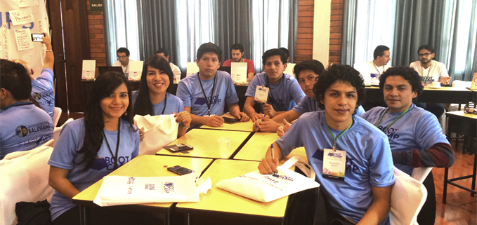 Estudiantes de la UPS participantes del BootCamp.