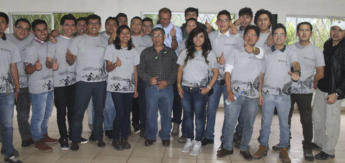 Estudiantes de la UPS con el Vicepresidente de la República, Jorge Glas, visitan el Proyecto Coca Codo Sinclair.