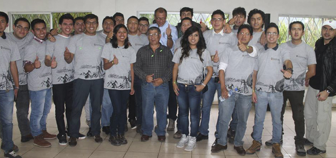 UPS students with Ecuadorian Vice President Jorge Glas