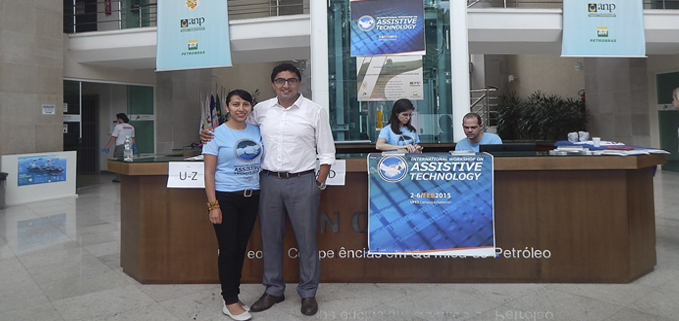 Ing. Ana Cecilia Villa e  Ing. Eduardo Pinos en el Workshop on Assistive Technology 2015 de la UFES-Vitoria.