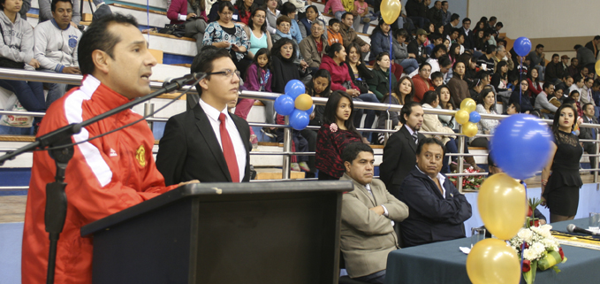 Luis Tobar Pesántez  vicerrector general de la UPS en la inauguración de las jornadas deportivas