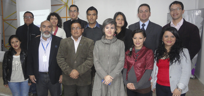 Promotores del proyecto conjuntamente con las autoridades asistentes al evento.