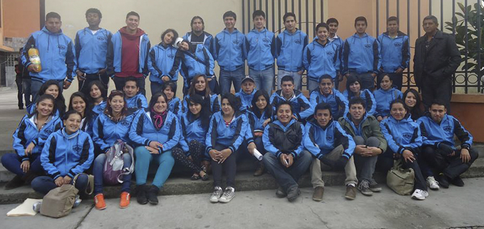 Foto general del Grupo Misionero Don Bosco, antes de salir al voluntariado social en la Parroquia Chaucha.