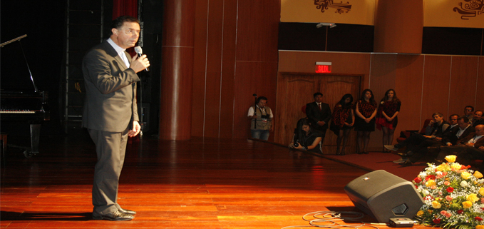 Intervención del Rector Mayor en el Teatro P. Carlos Crespi ante la comunidad salesiana de la provincia