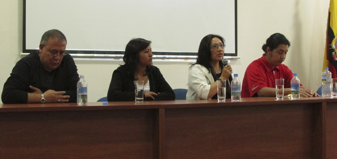 desde la izquierda Jaime Torres, profesor de la UPS, Belén Pantoja, representante del equipo educativo, Ma. Carmen, directora de la fundación y Héctor Cisneros, productor