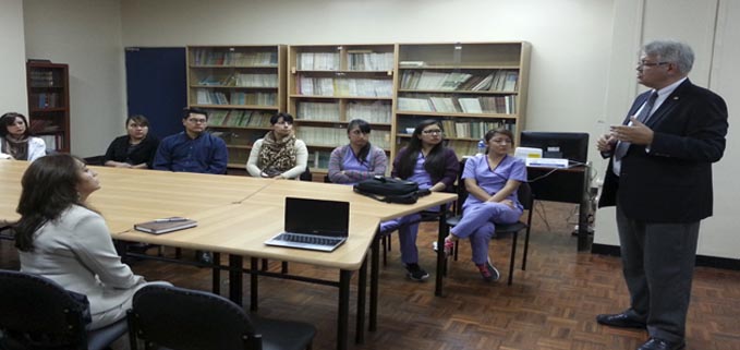 Dr. Jorge Letechipia exponiendo los detalles de la propuesta para la implementación del Primer Centro de Asientos Conformados del País.