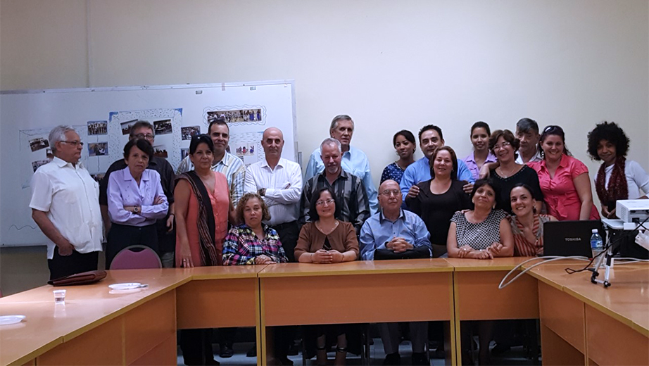 La directora de Pedagogía, Ph.D. Victoria Jara expone su investigación en la Universidad de la Habana