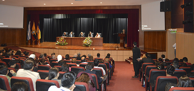 El Rector de la UPS, PhD. Javier Herrán Gómez, durante su discurso de orden.