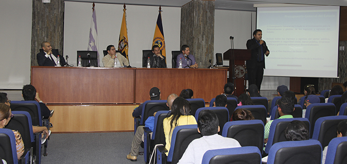 Ab. José Manuel Portugal durante su exposición.