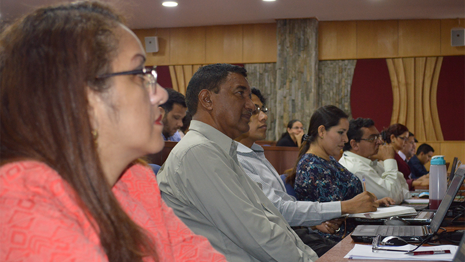 Los cursos de formación continua que ofrece a la sociedad en distintos ámbitos profesionales