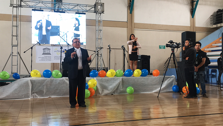Inspector de los Salesianos en el Ecuador, P. Francisco Sánchez, en la celebración del primer aniversario de la cátedra UNESCO-UPS