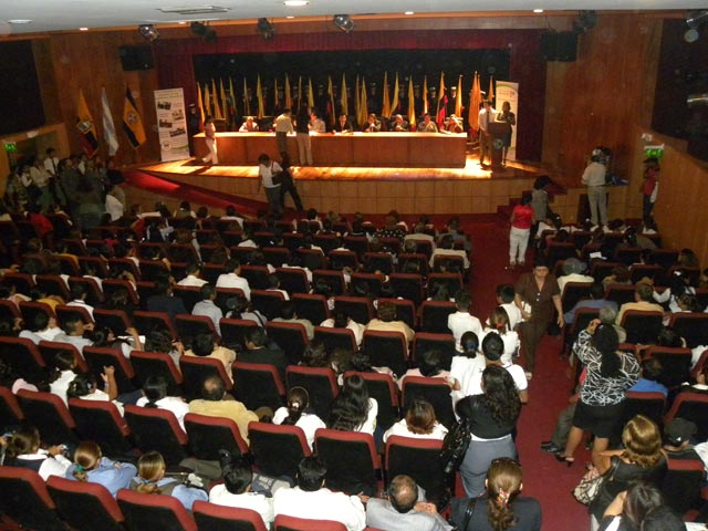 GUAYAQUIL: Graduación de mediadores en la UPS