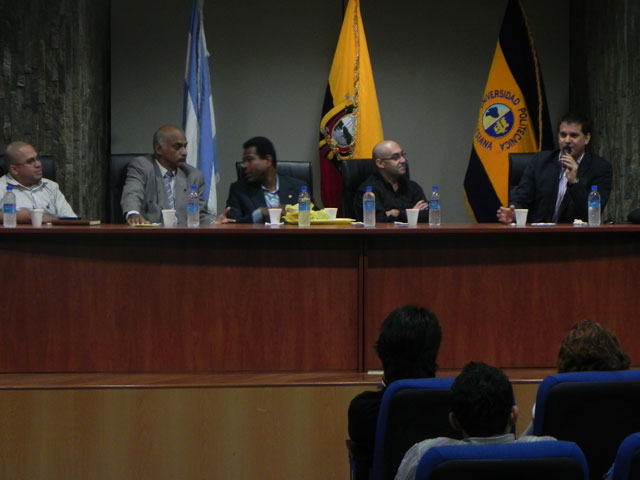 GUAYAQUIL: Personajes de tv dan charla de motivación para estudiantes del curso de aprestamiento