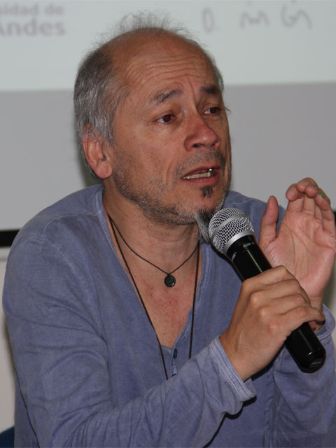 QUITO: Investigador colombiano Omar Rincón dictó la charla 