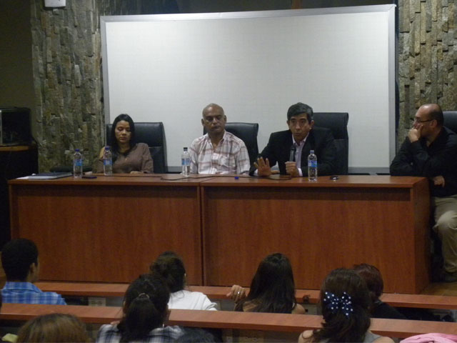 GUAYAQUIL: Periodistas participan en foros estudiantiles de la carrera de Comunicación Social