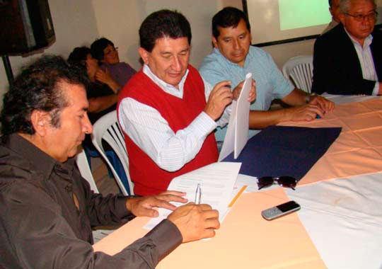 QUITO: Firma de convenio UPS y Cooperativa de Vivienda Alianza Solidaria