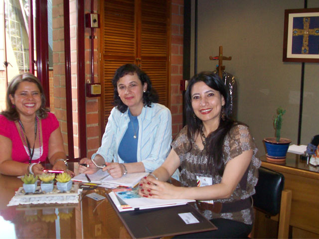GUAYAQUIL: Representante de la UP participó en Encuentro de ONG en Medellín