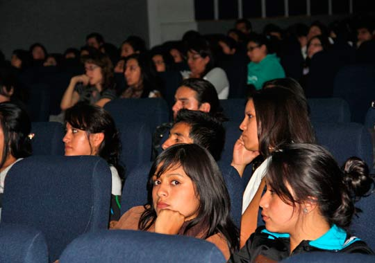 QUITO: Michael Heinrich, especialista en Farmacognosia dictó conferencia