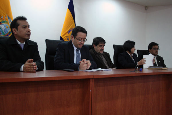 CUENCA: UPS y SRI entregaron pasaporte tributario a estudiantes