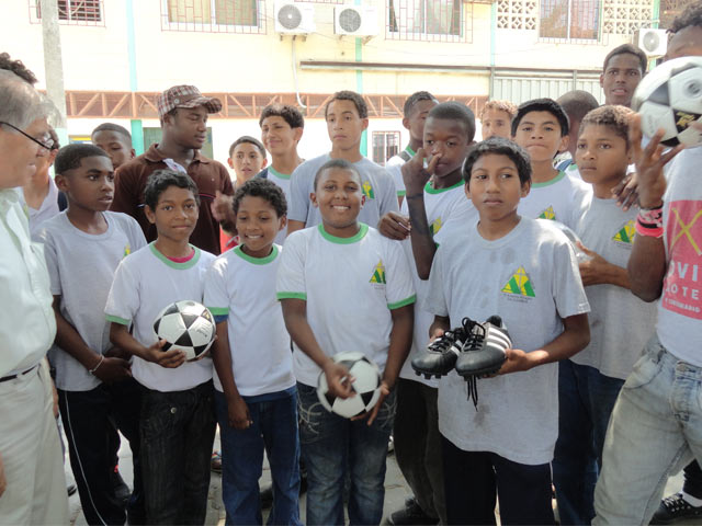 GUAYAQUIL: UPS apoya programa escuela deportiva  