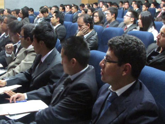 QUITO: Diez exposiciones académicas en la Primera Jornada Científica de Ing. Eléctrica