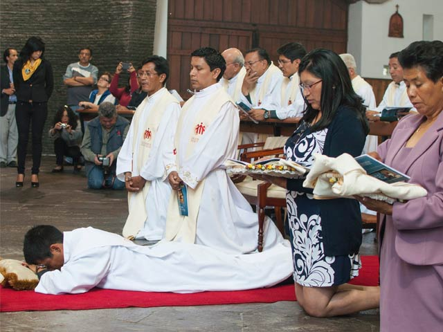QUITO: Recién ordenado sacerdote, P. Mauricio Leime, formará parte del equipo de Pastoral de la sede