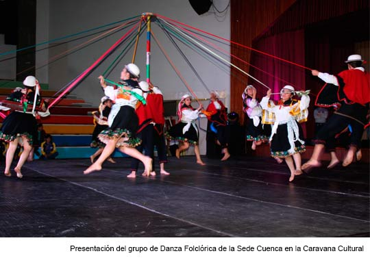 QUITO: Con música, danza, teatro y baile comenzó la Caravana Cultural UPS 2014