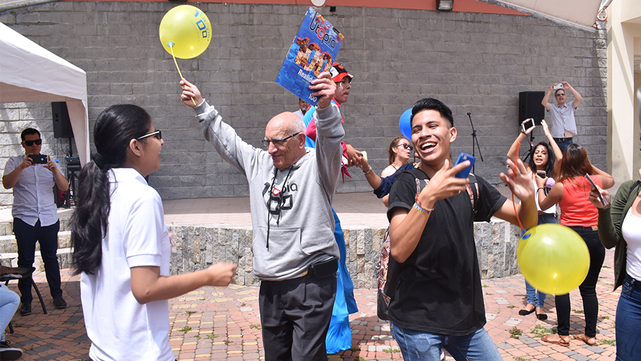 P. Javier Herrán, durante la celebración de Utopía 100 en la Sede Guayaquil