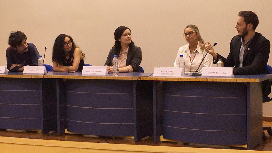 Participantes de la mesa redonda: