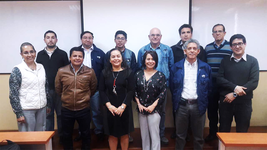 Docentes de la Sede Cuenca en la clausura del curso 