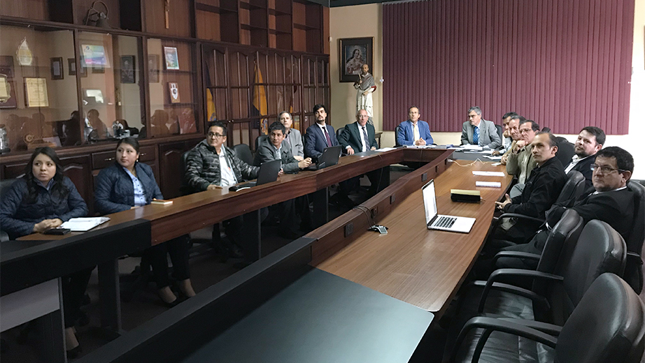 Reunión mantenida por Adolfo Cazorla e Ignacio de los Rios con directivos y profesores de La Salesiana