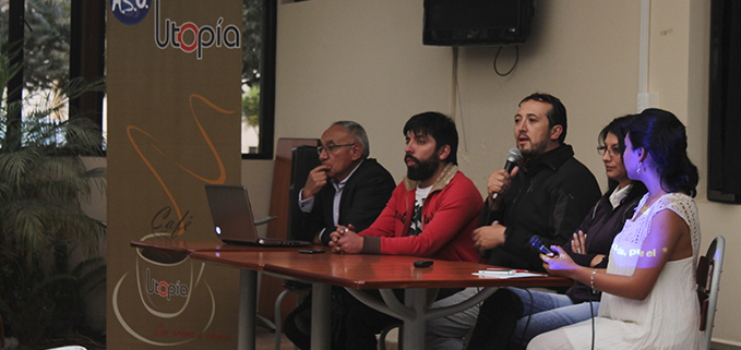 de (izq a der) Arq. Jorge Paz- docente de la UPS; Frank Fuentes- Cicleadas del Rey; Diego Puentes- Secretario de Movilidad no motorizada; Erika Tinajero- Carishinas en Bici y Daniela Moreno Z-conductora del evento.