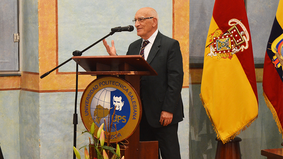 P. Javier Herrán, Rector de La Salesiana, durante su intervención
