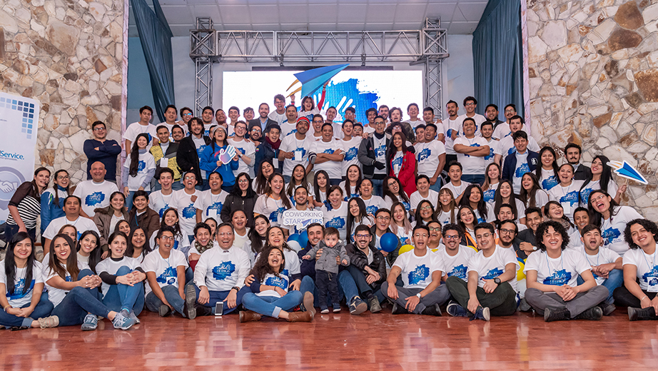 Participantes de la cuarta edición de reTHOS en el centro de convenciones Baguanchi