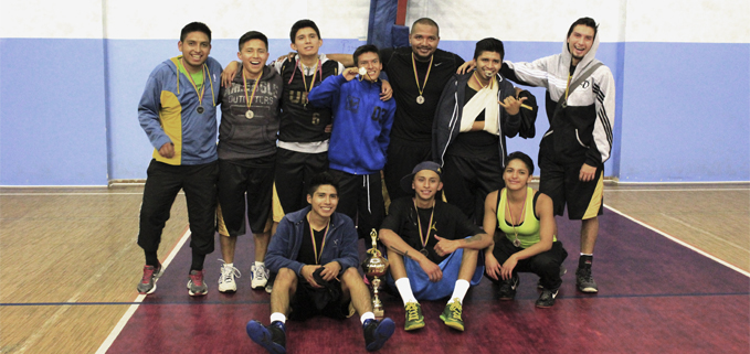 The UPS-Quito basketball team