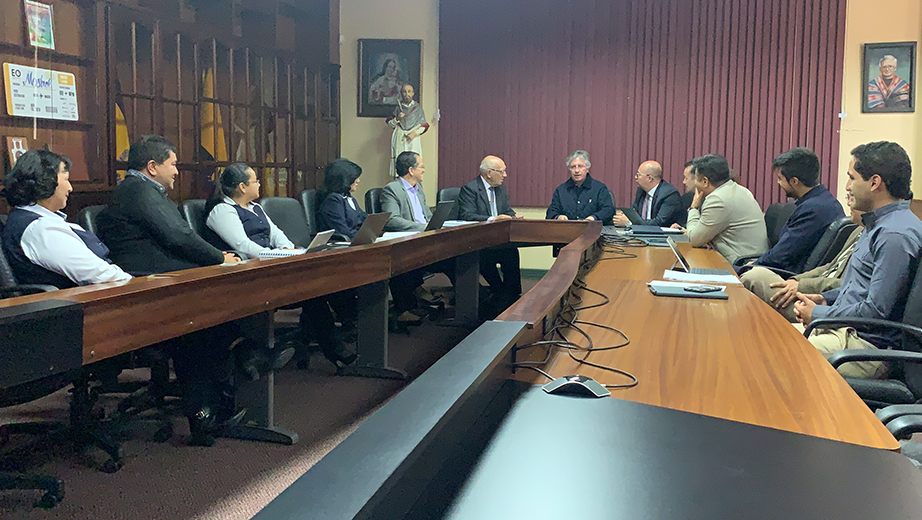 Reunión de directivos realizado en el Rectorado de la UPS