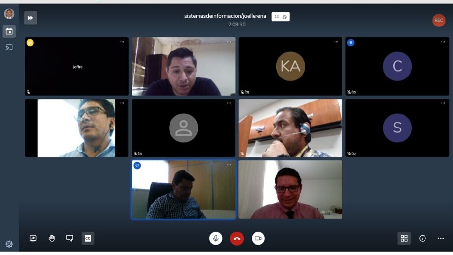 Docentes de la sede Guayaquil comparten sus conocimientos en la plataforma zoom