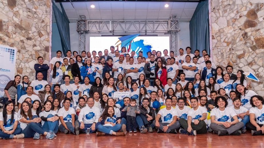 Comunidad de estudiantes, docentes y emprendedores en reTHOS